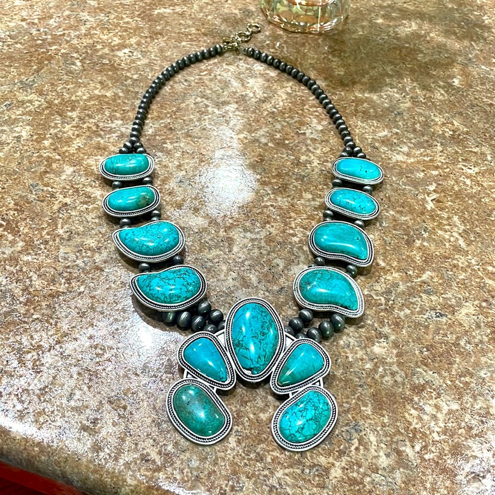 Beautiful turquoise inspired costume necklace